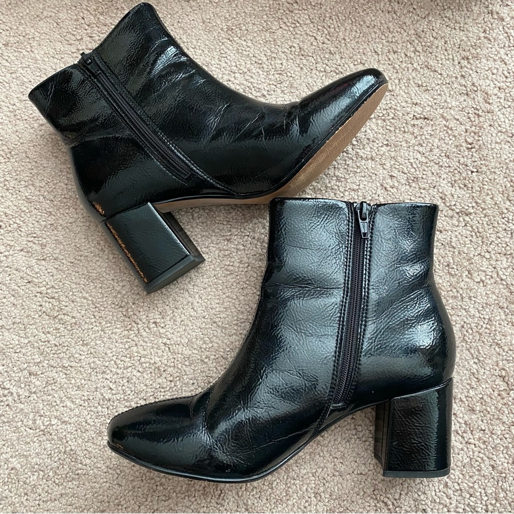 Clarks Chantelle Stone Patent Boots Black Ankle Booties Size 7.5 - Picture 3 of 11